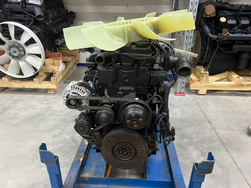 Двигатель Cummins ISB6.7E5 300 л.с. Евро 5, со стартером и генератором (Новый ) / Cummins SO75450